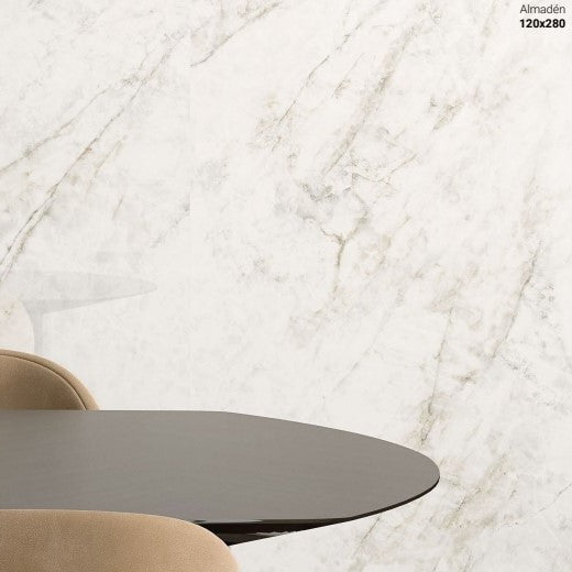 Gresie porțelanată Almaden 60 × 120 cm, lucios, aspect marmură – Prismacer