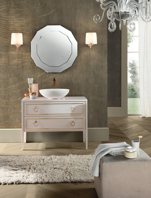 Aplice Calla lângă oglinda Camelot, cu mobilier Elegance