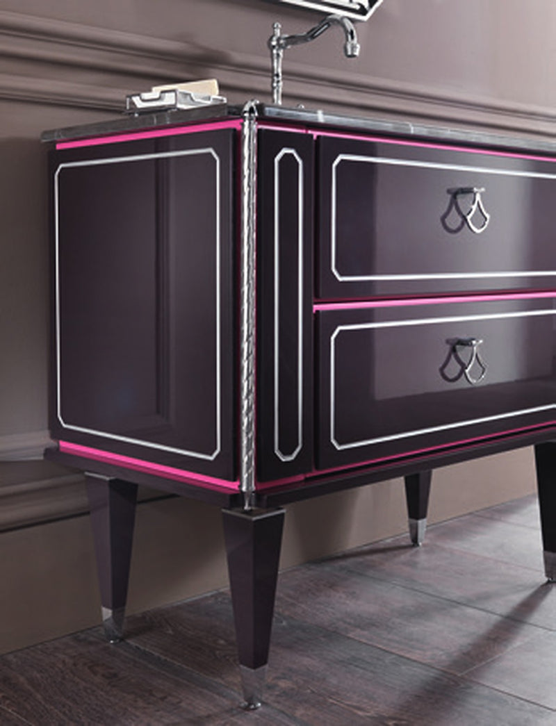 Mobilier baie Petit 100 cm Mia Italia – detaliu Petit 05: fronturi cu chenar și picioare conice