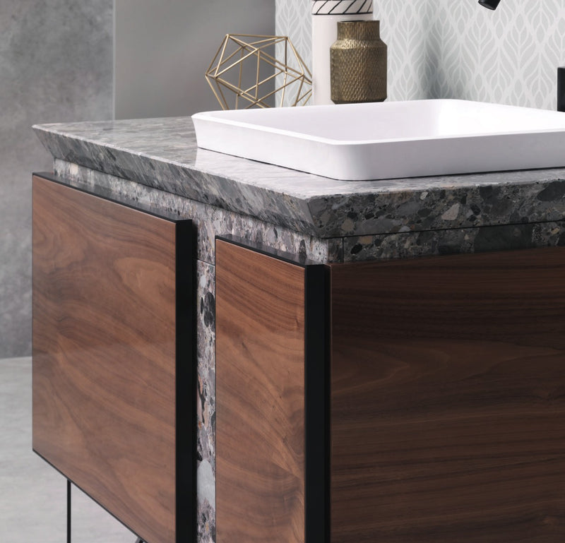 Mobilier baie Tango Easy 100 cm Mia Italia – detaliu Tango: nuc canaletto și inserție din marmură