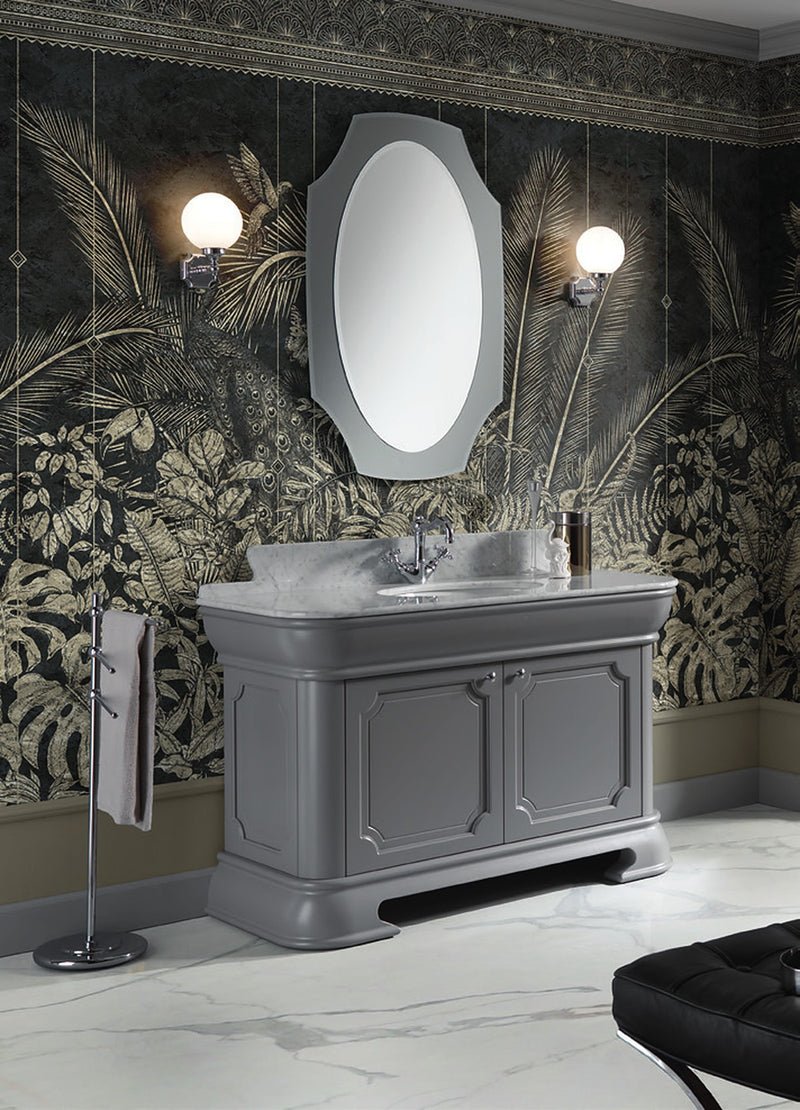 Oglinda Bell’Epoque cu aplice Bell’Epoque și mobilier clasic