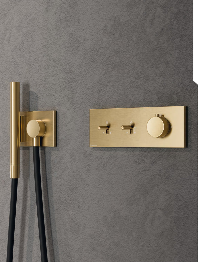Baterie de duș încastrată Watt din inox cu duș de mână integrat – Treemme, imagine de ambianță